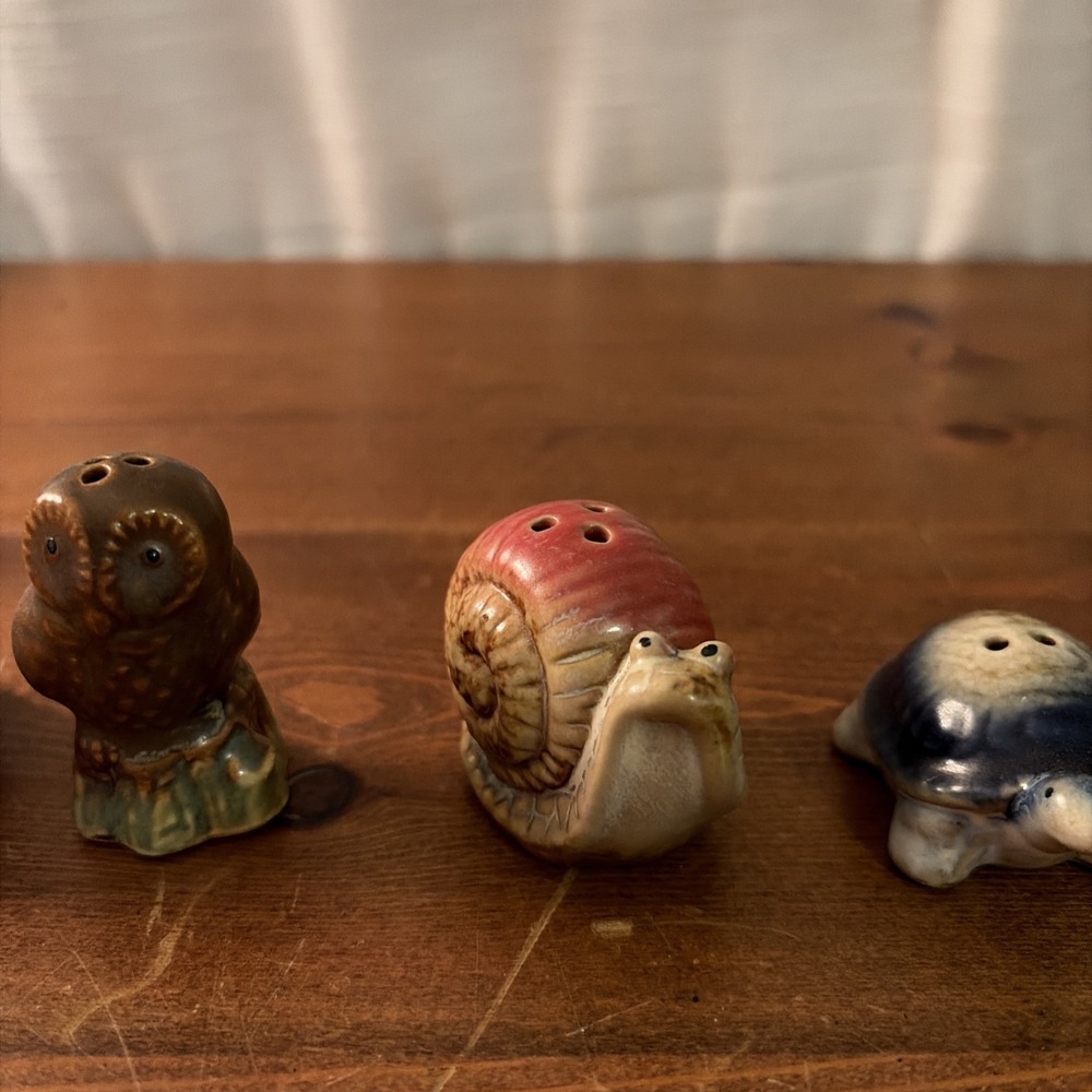 Lot of 6 Single Mismatched Salt/Pepper Shakers - Picture 4 of 7
